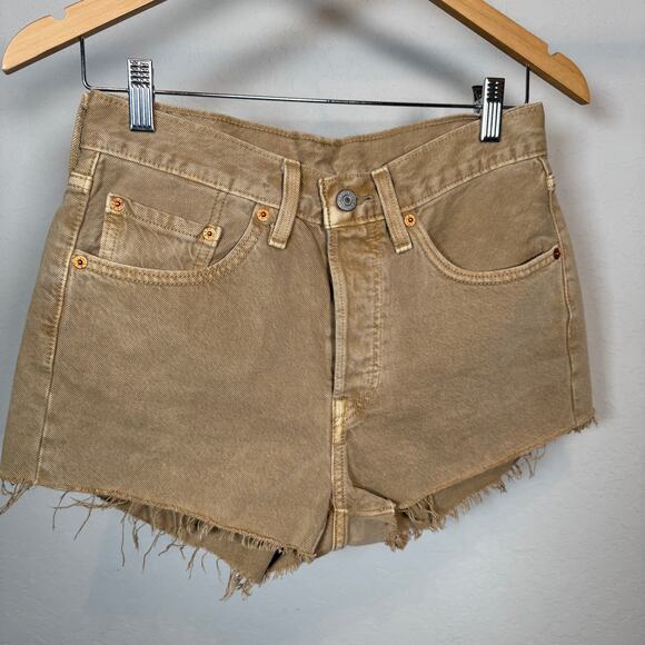 Women's Levi's 501 Tan Button Front Raw Edge Cutoff Denim Shorts Size 27 - Picture 1 of 9